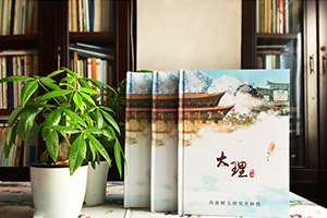 高中同學聚會紀念冊制作計劃 在線聯(lián)系獲得理想的紀念冊制作方案